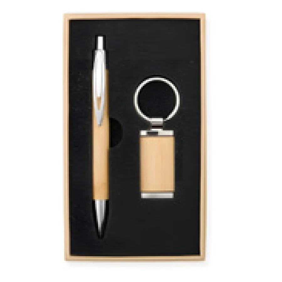 Kit Caneta e Chaveiro Bambu personalizado 18835-IA em fundo branco