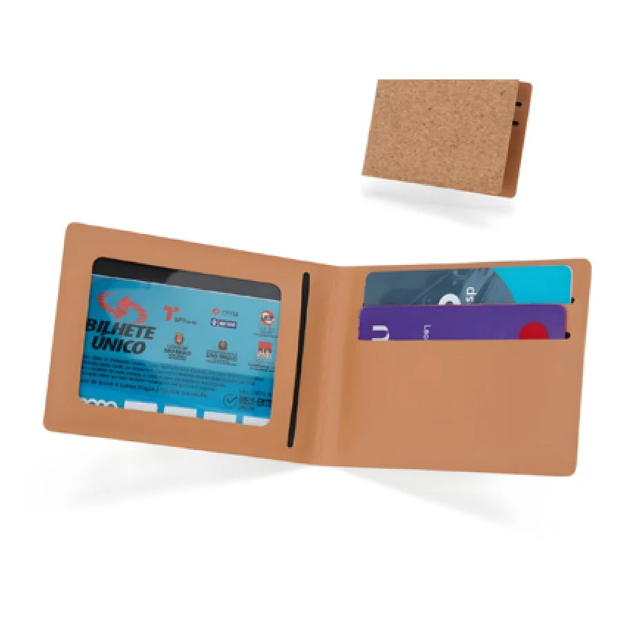 Porta-cartão em Cortiça personalizado 08247-IA em fundo branco